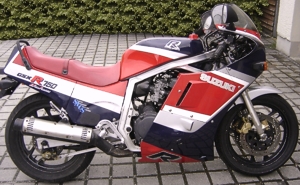 86gsxr750.jpg